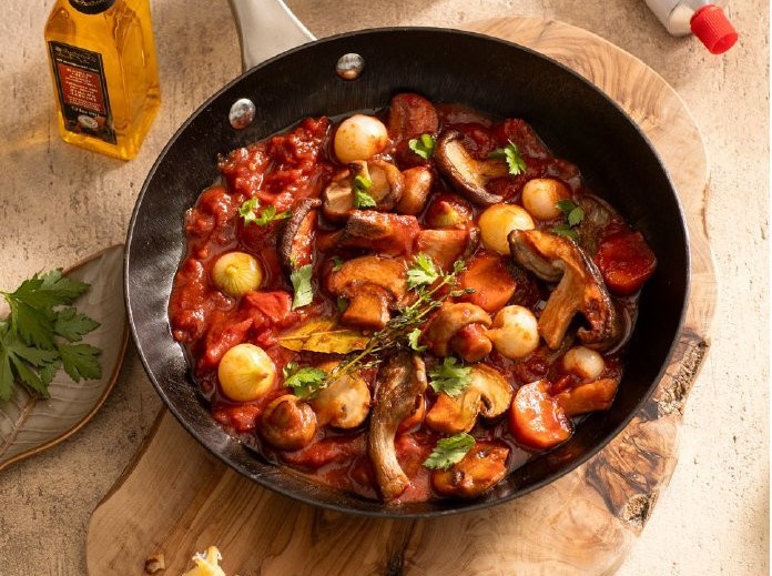 paddenstoele bourguignon in een pan